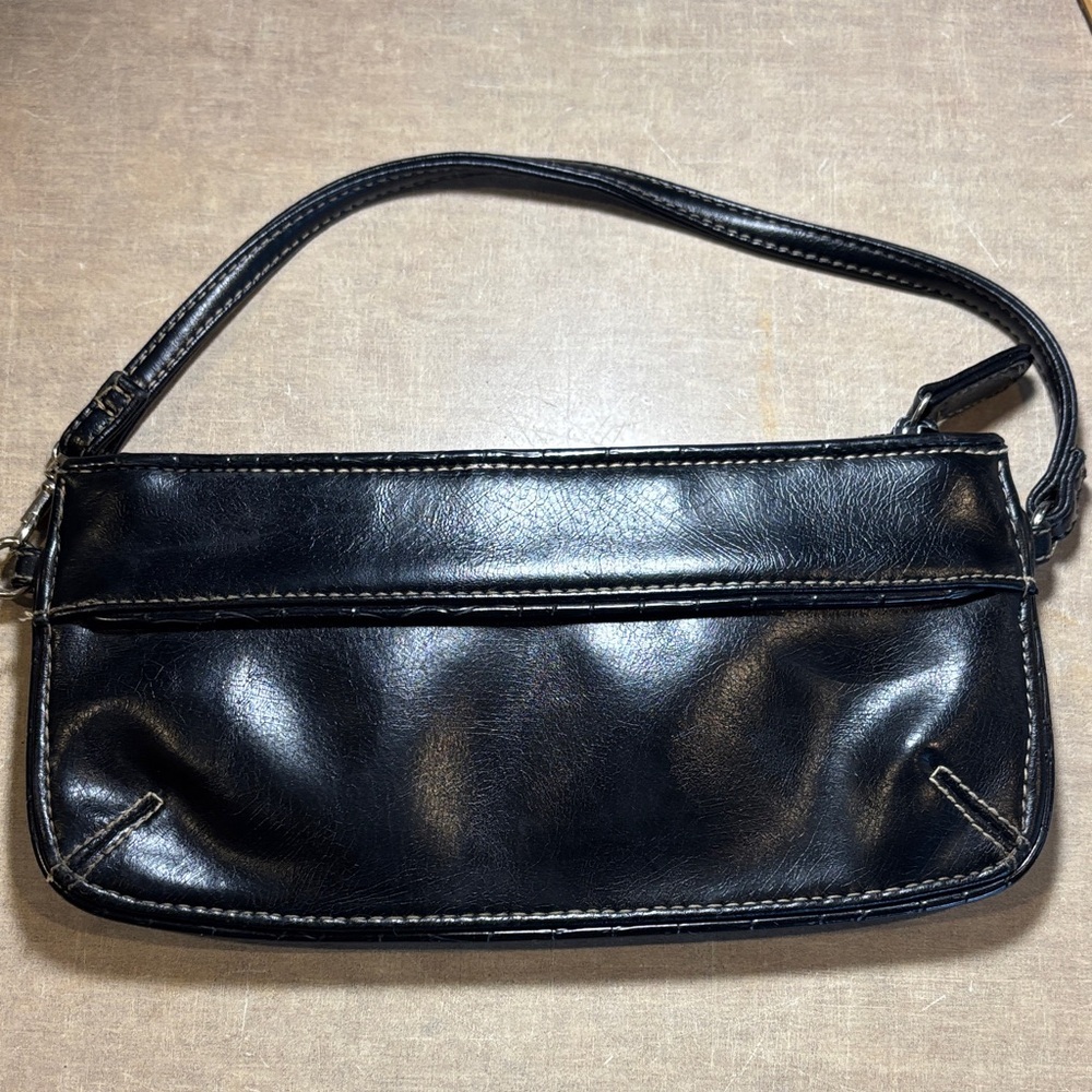 Sleek Black Women's Shoulder Bag